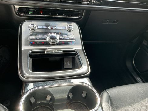 Used 2022 Lincoln Nautilus FWD image 12