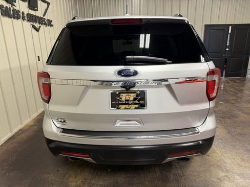 Used 2018 Ford Explorer Limited image 9