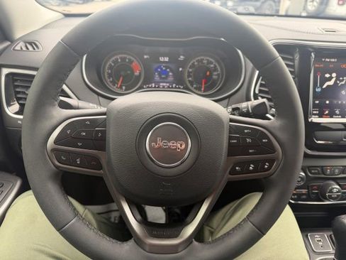 Used 2022 Jeep Cherokee Limited w/ Elite Package AWD/4WD image 18