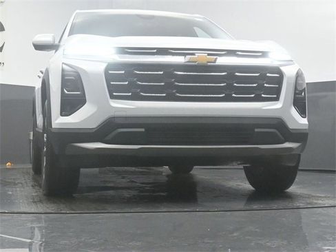 New 2026 Chevrolet Equinox LT w/ Safety and Technology Package image 3