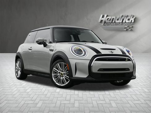 Used 2023 MINI Cooper SE image 2