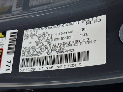 Used 2024 Toyota Tacoma TRD Sport image 32