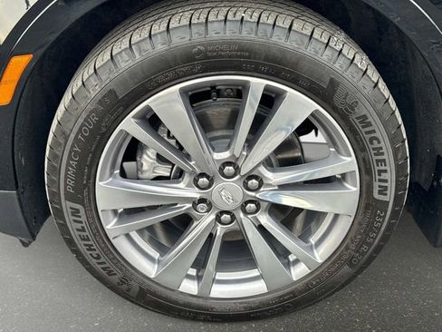 Certified 2025 Cadillac XT5 Premium Luxury w/ LPO, Floor Liner Package image 9