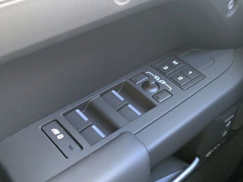New 2026 Land Rover Defender 110 X-Dynamic SE AWD/4WD image 25