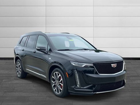 Certified 2025 Cadillac XT6 Sport w/ LPO, Floor Liner Package AWD/4WD image 7