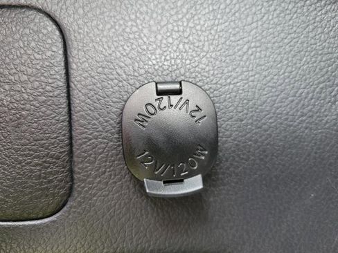 Used 2014 Subaru Forester 2.5i image 9