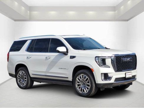 Used 2023 GMC Yukon Denali Ultimate AWD/4WD image 1