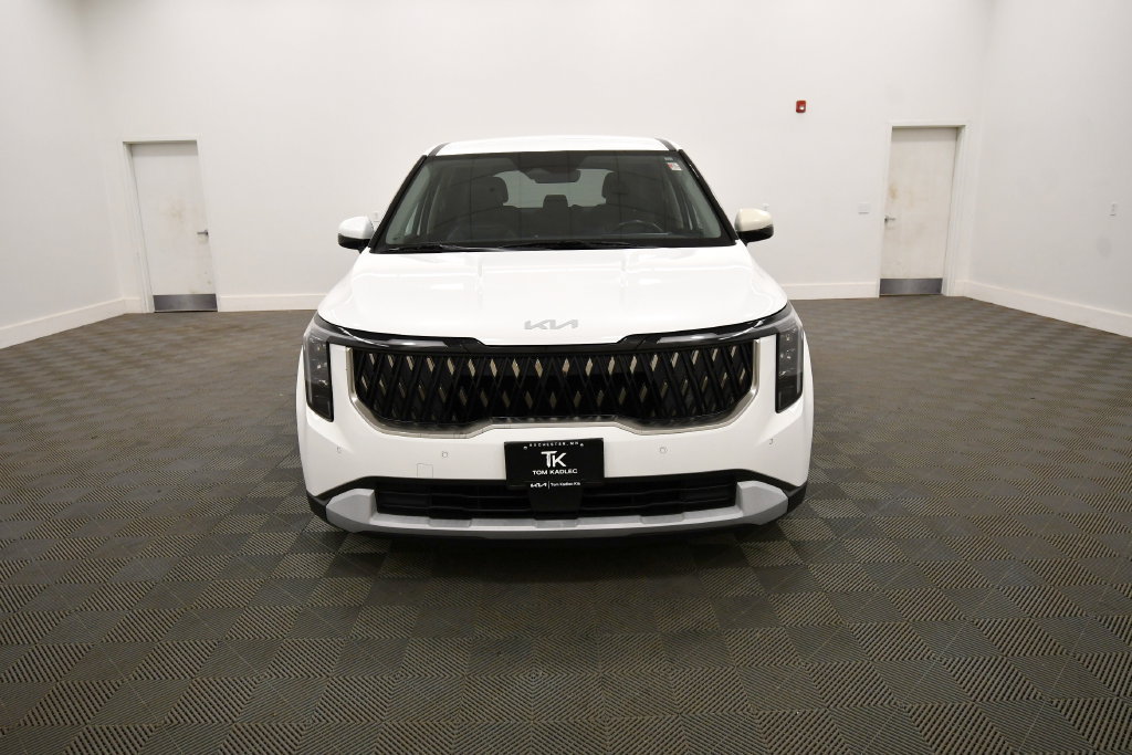 Certified 2025 Kia Carnival FWD image 11