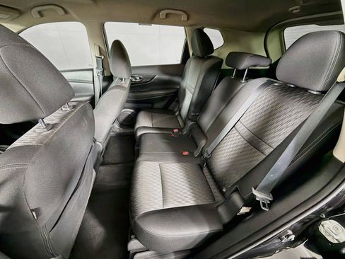 Used 2018 Nissan Rogue SV AWD/4WD image 24