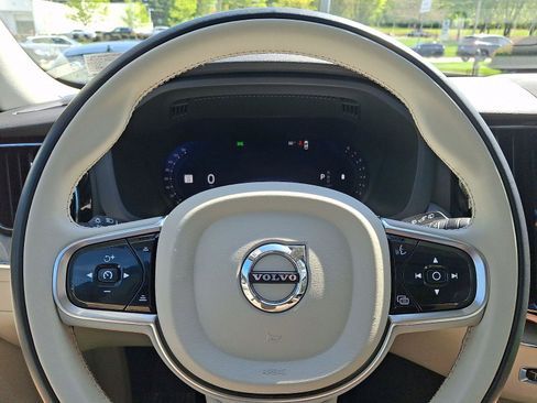 Certified 2023 Volvo XC60 B5 Plus w/ Climate Package AWD/4WD image 21