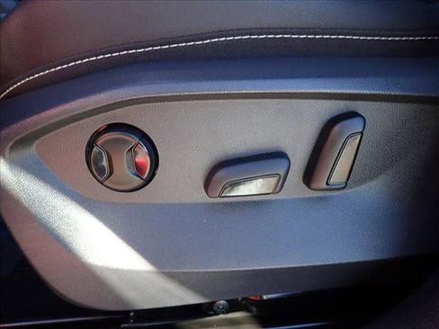 Used 2023 Volkswagen Taos SEL image 12