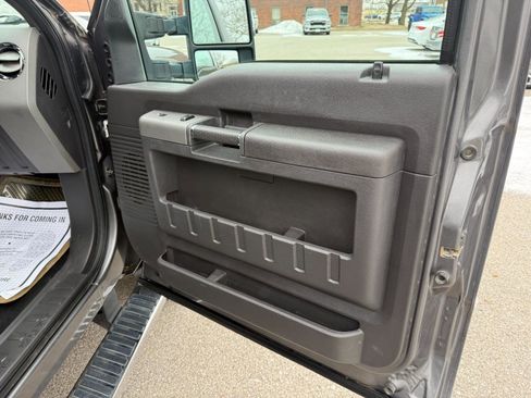 Used 2012 Ford F250 Lariat w/ Chrome Pkg image 19