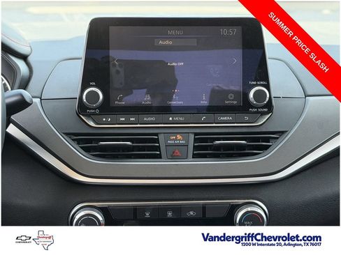 Used 2025 Nissan Altima 2.5 SR FWD image 16