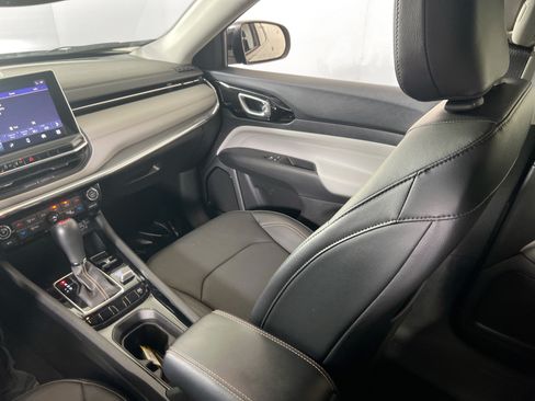 Used 2022 Jeep Compass Limited AWD/4WD image 22