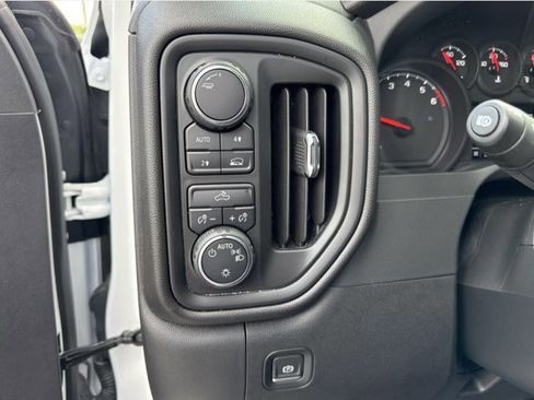 Used 2024 Chevrolet Silverado 1500 Custom image 11