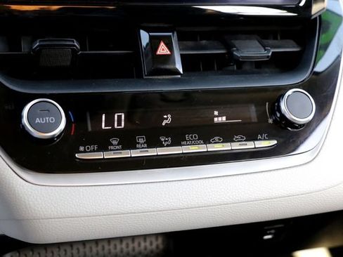 Used 2023 Toyota Corolla LE FWD image 18