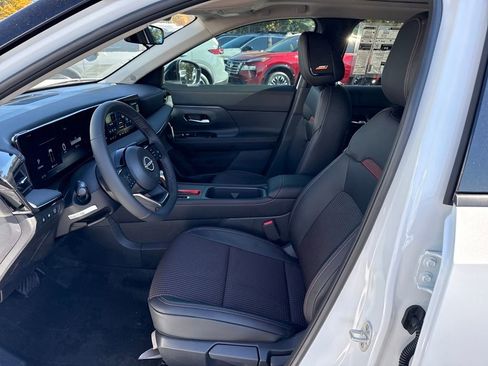 New 2026 Nissan Kicks SR w/ SR Premium Package image 9