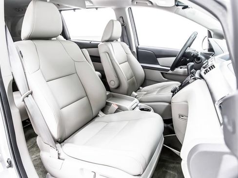 Used 2015 Honda Odyssey Touring Elite image 34