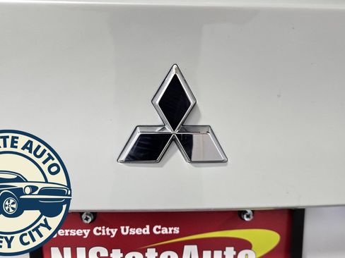 Used 2022 Mitsubishi Outlander SE image 28