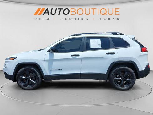 Used 2018 Jeep Cherokee Sport AWD/4WD image 2