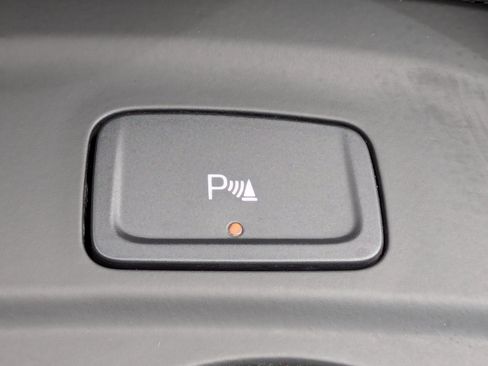 Used 2023 Chevrolet Equinox LT FWD image 29