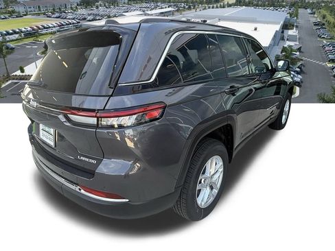 Certified 2025 Jeep Grand Cherokee Laredo X image 5