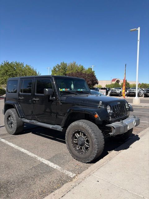 Used 2015 Jeep Wrangler Unlimited Sahara w/ Connectivity Group AWD/4WD image 7