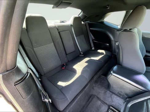 Certified 2016 Dodge Challenger SXT image 18
