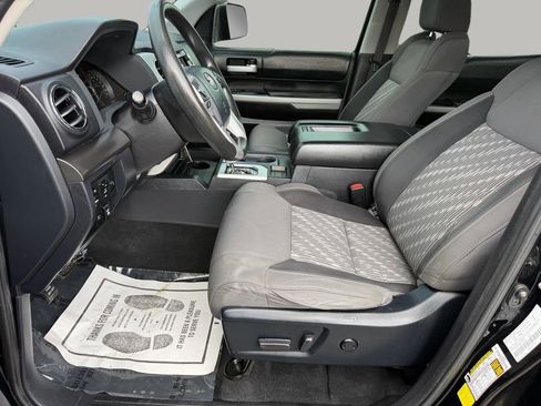 Used 2020 Toyota Tundra SR5 w/ SR5 Upgrade Package image 25