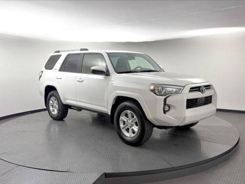 Used 2024 Toyota 4Runner SR5 RWD image 11