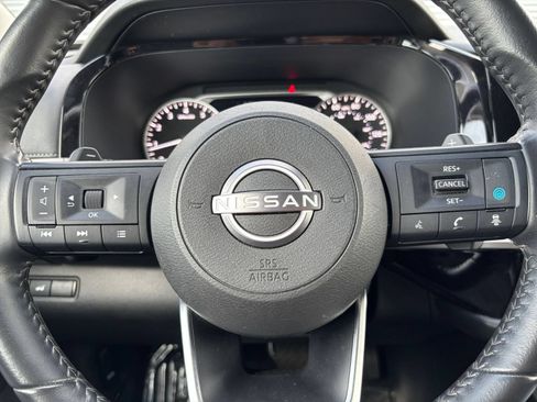 Used 2025 Nissan Pathfinder SV FWD image 29