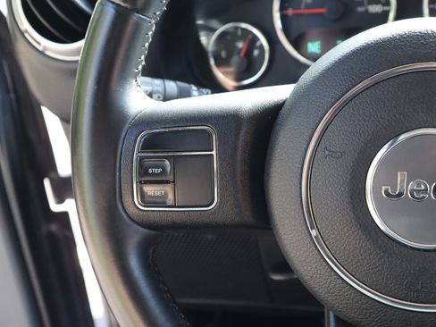 Used 2017 Jeep Wrangler Unlimited Sahara AWD/4WD image 34