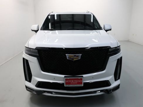 Used 2024 Cadillac Escalade ESV V w/ Heavy-Duty Trailer Package AWD/4WD image 66