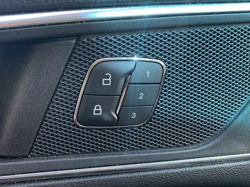 Used 2018 Ford Edge Titanium w/ Equipment Group 302A AWD/4WD image 24