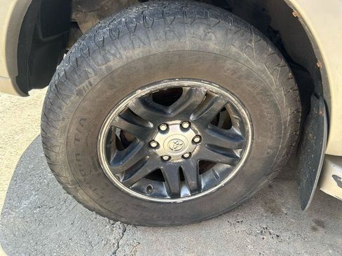 Used 2003 Toyota Sequoia SR5 RWD image 10