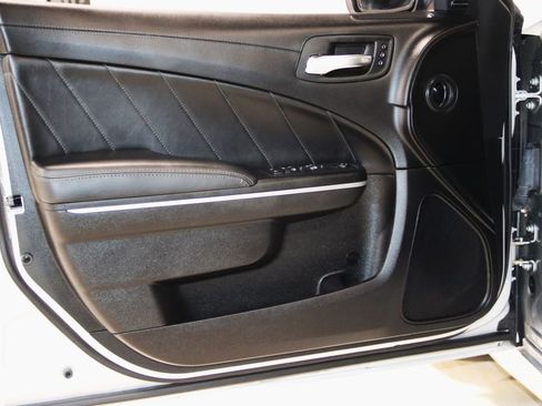 Used 2020 Dodge Charger Scat Pack RWD image 40