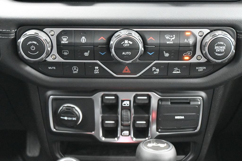 New 2027 Jeep Wrangler Unlimited Sahara AWD/4WD image 19
