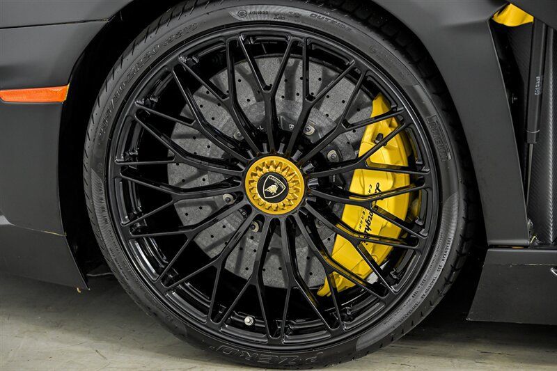 Used 2017 Lamborghini Aventador LP 750-4 Superveloce AWD/4WD image 32