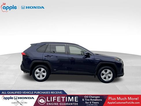 Used 2020 Toyota RAV4 XLE image 4