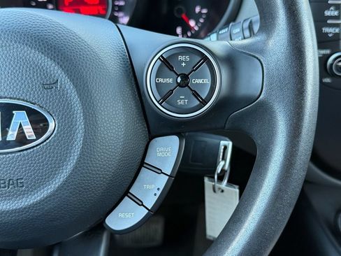 Used 2018 Kia Soul + FWD image 23