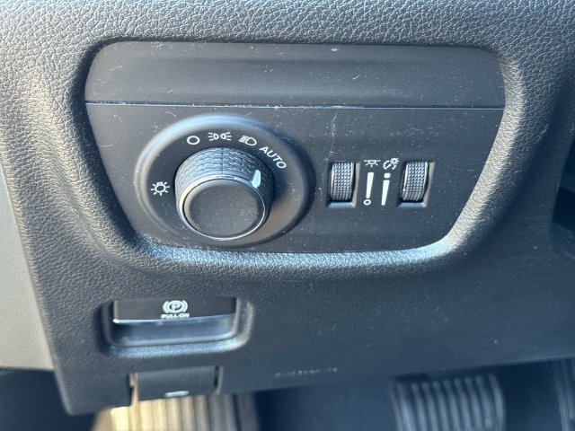 Used 2023 Jeep Grand Cherokee L Altitude AWD/4WD image 29