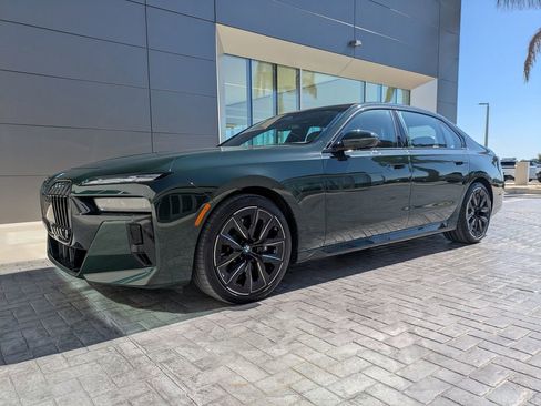 Used 2025 BMW 760i xDrive w/ Executive Package image 9
