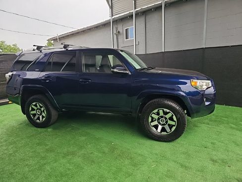 Used 2016 Toyota 4Runner SR5 Premium AWD/4WD image 4