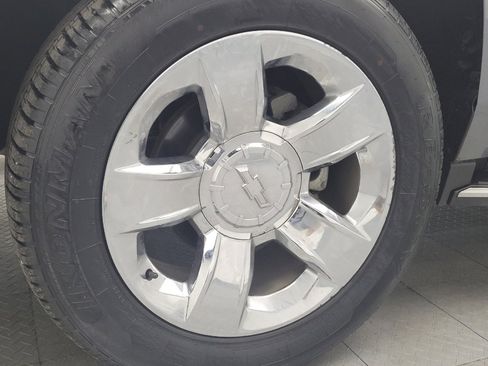 Used 2018 Chevrolet Suburban Premier image 31