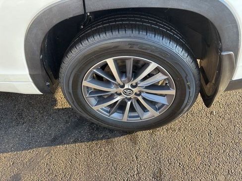 Used 2018 Toyota Highlander XLE image 47