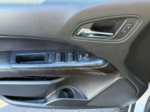 Used 2016 GMC Canyon SLE image 13