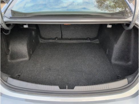 Used 2024 Chevrolet Malibu LT image 34