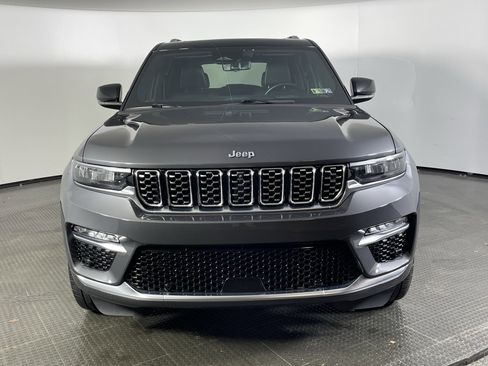 Used 2023 Jeep Grand Cherokee Summit image 2