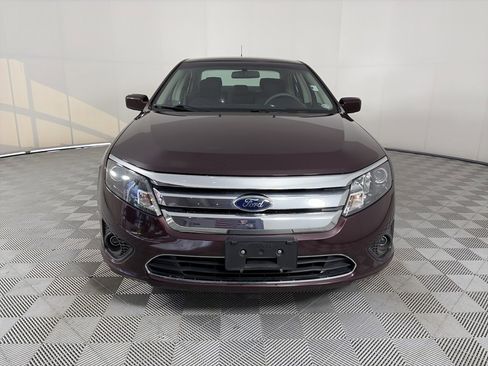 Used 2011 Ford Fusion SE image 2