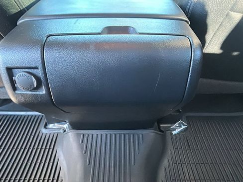Used 2020 Toyota Tundra Limited w/ Limited Premium Package AWD/4WD image 25
